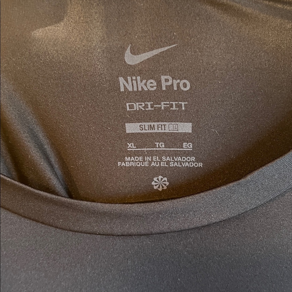 Nike Pro dri-fit slim XL black t-shirt - Picture 6 of 6